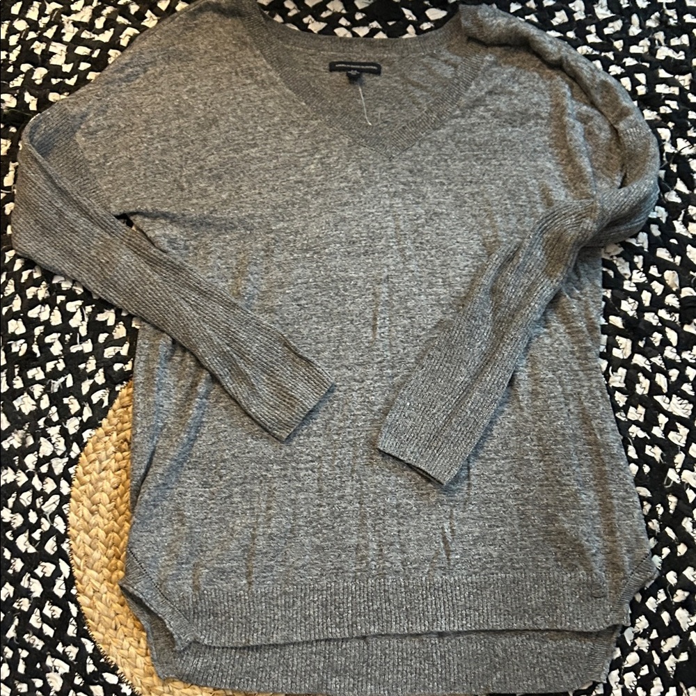 AEO V-Neck Gray Sweater